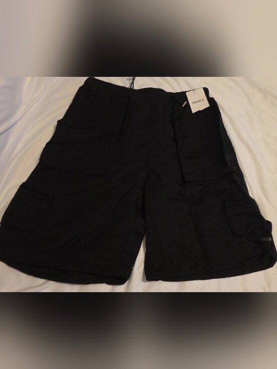 Forever 21 Pants - Forever 21 Black Elastic Waist Shorts Cargo Bermuda Womans Medium NWT